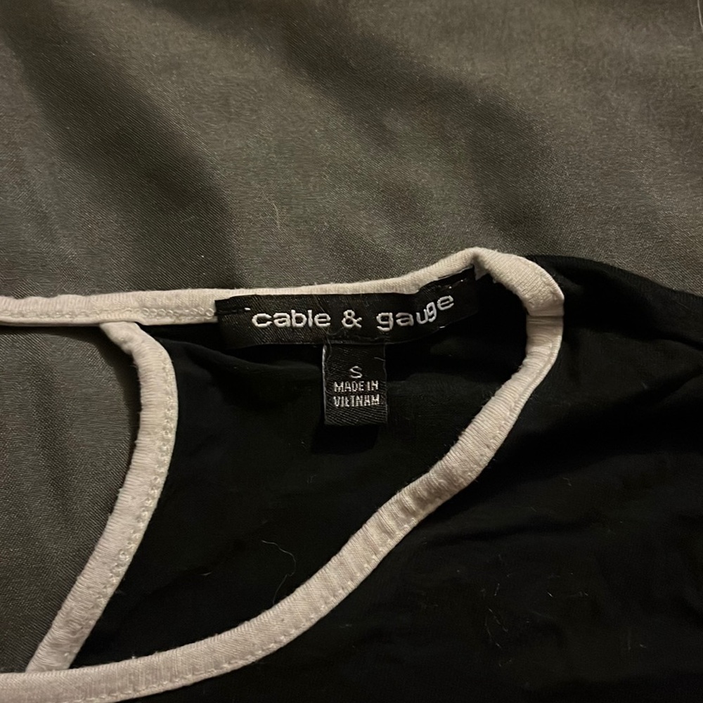 Size small / Black /white tee
